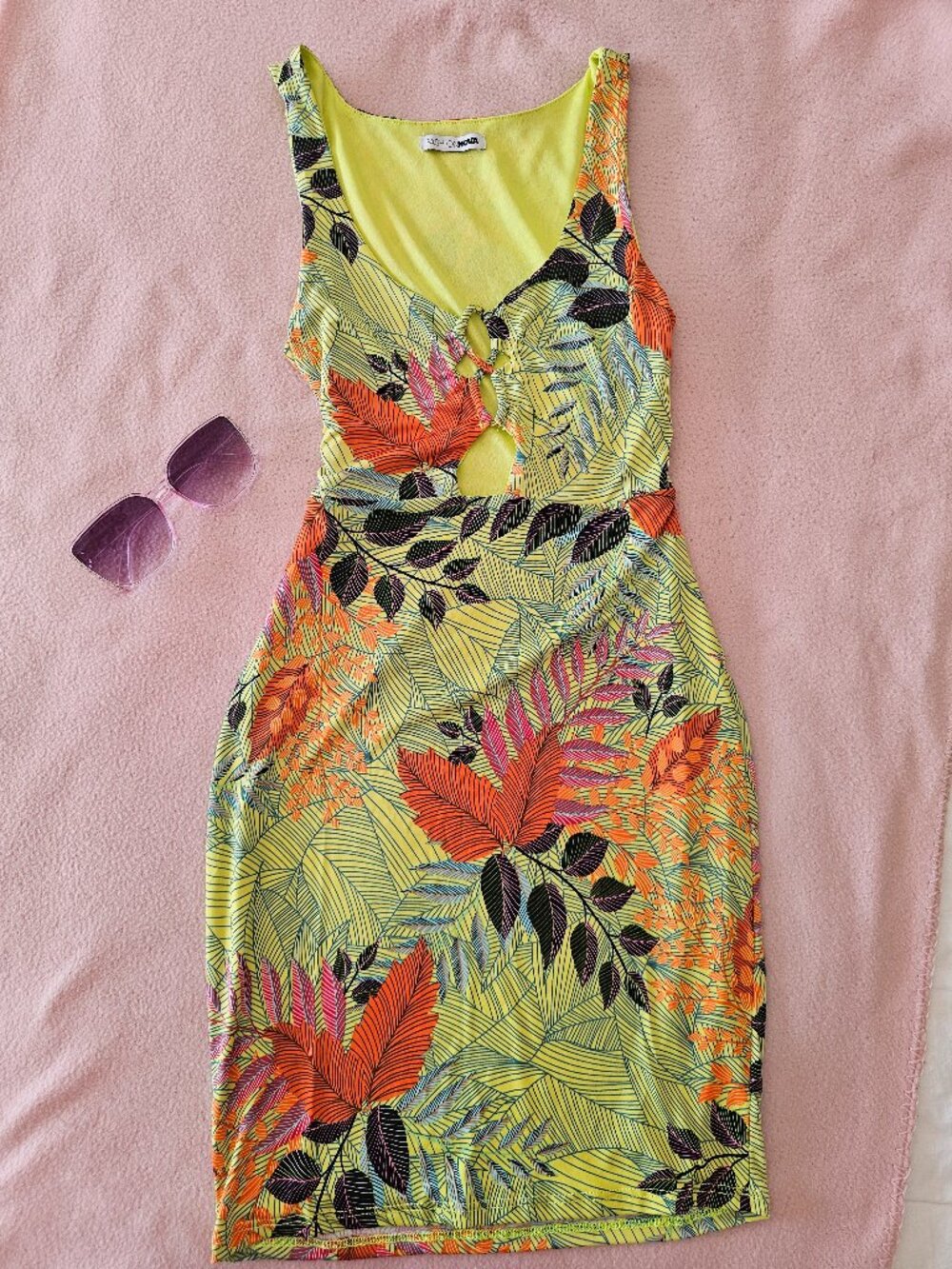 Fashion Nova - Robe courte imprimé tropical jaune & orange